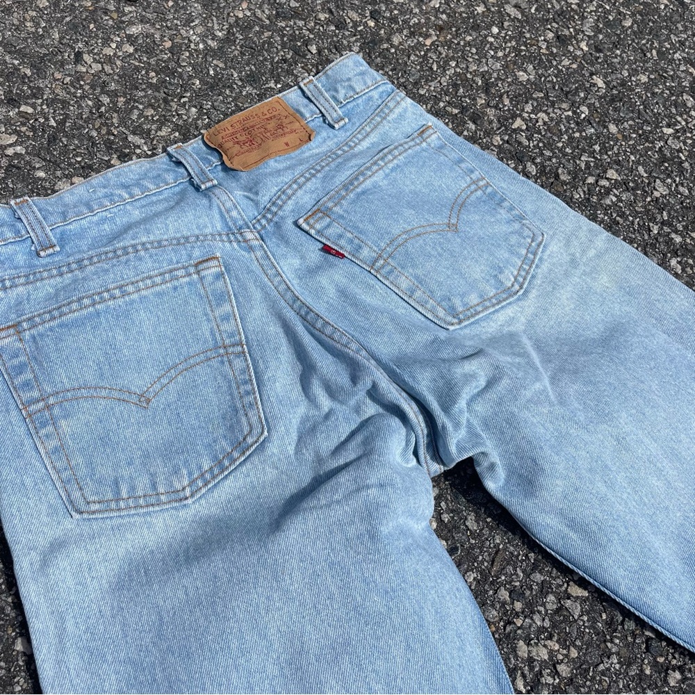 Vintage Light Wash Levi 505 | 26X31 | Denim Jeans